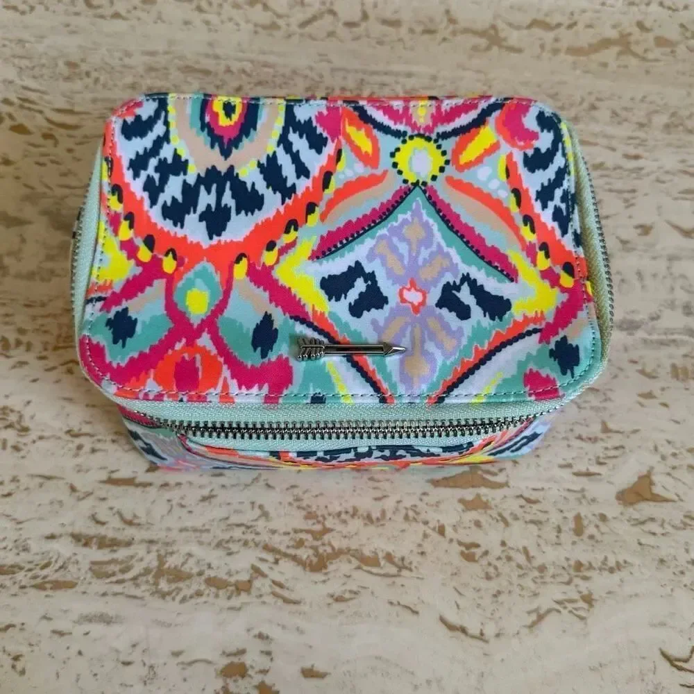 Stella & Dot elastic necklaces are